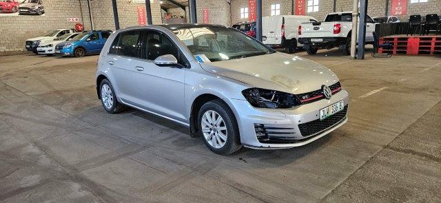 2015 VOLKSWAGEN GOLF VII 1.4 TSI COMFORTLINER